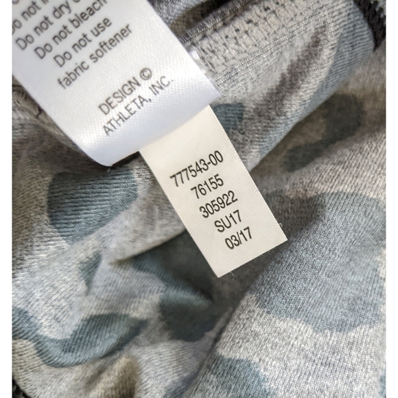 Athleta Leopard Be Free Knicker Crop Leggings Size Small - Picture 6 of 8